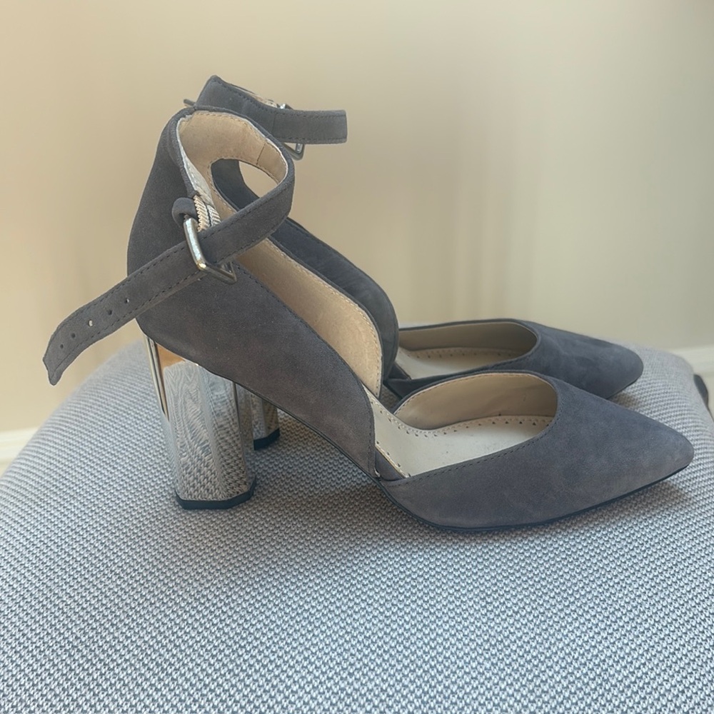 Adrienne Vittadini Gray Suede Heels with Mirror Heel
